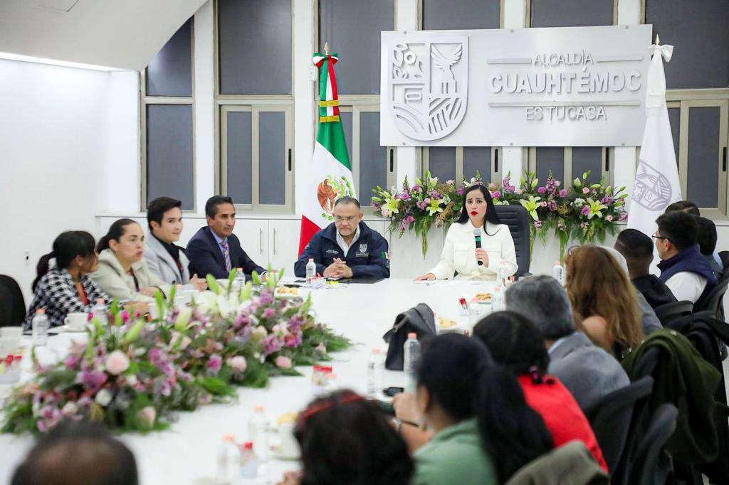 Sandra Cuevas crea el consejo consultivo y supervisor del primer hotel para perros y gatos abandonados