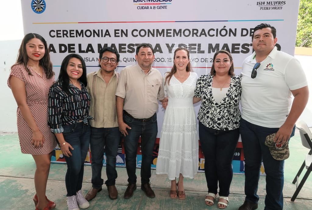 Atenea Gómez enaltece la labor de los maestros y maestras