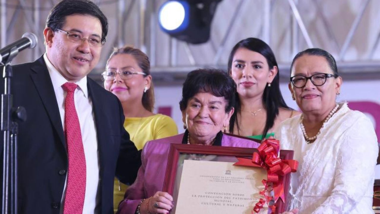 A petición de docentes, Rosa Icela Rodríguez promete aumentar efectivos de GN en Xochimilco