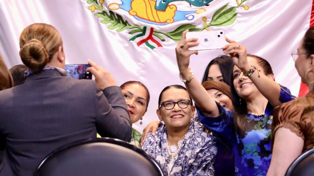 Rosa Icela Rodríguez aclara su postura sobre las encuestas y su disposición a considerar una oportunidad