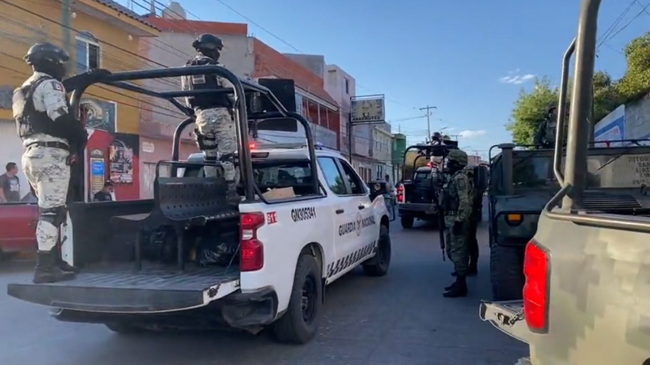 Ataque a tiros afuera de secundaria en Fresnillo deja 2 muertos