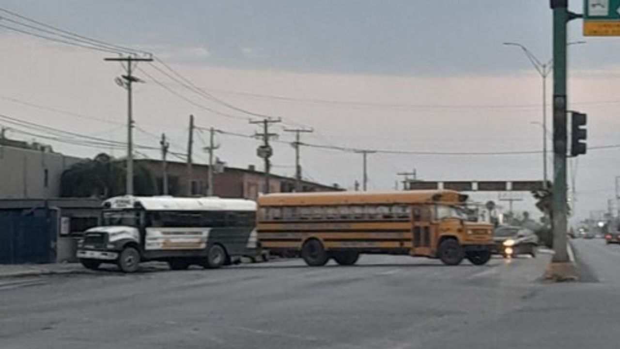 Matamoros amanece con bloqueos en calles y avenidas