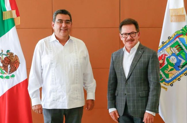 Ignacio Mier sostiene reunión de trabajo con Sergio Salomón Céspedes, Gobernador de Puebla