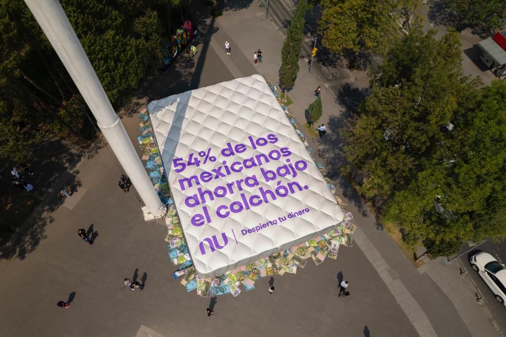 ¿Quién está detrás del colchón gigante en la Ciudad de México?