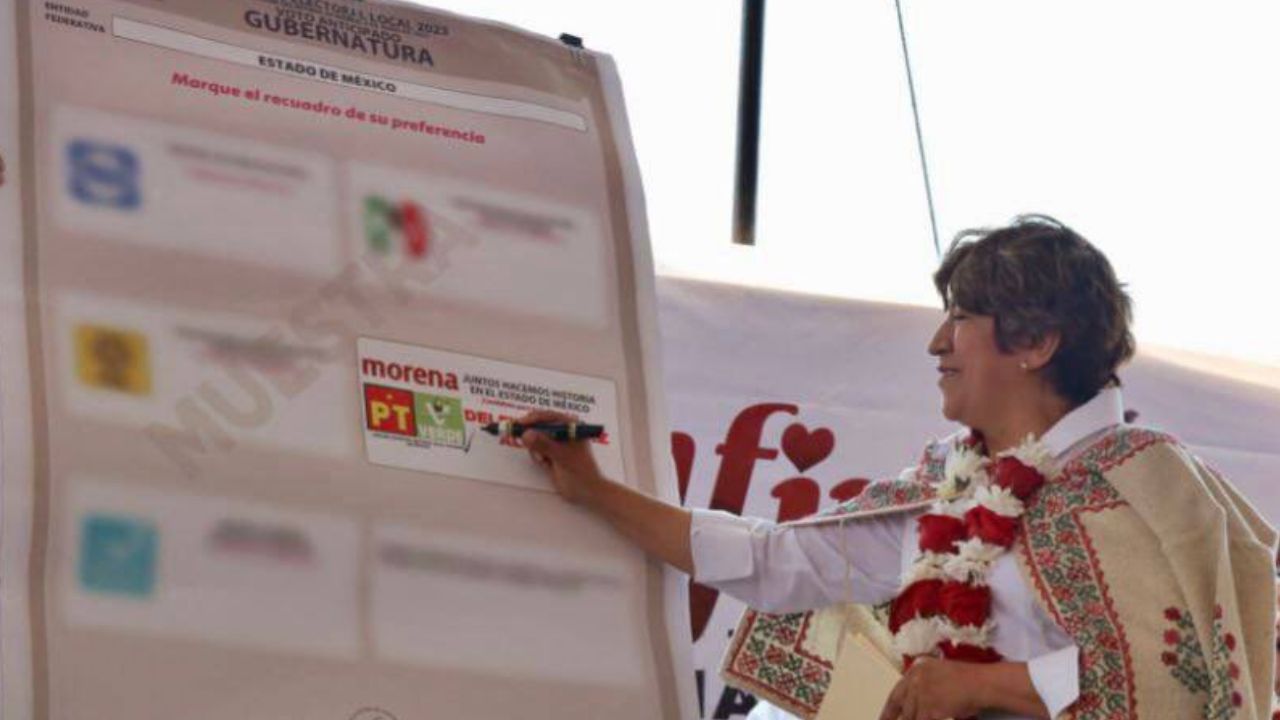 Delfina Gómez llega a votar en casilla de Texcoco