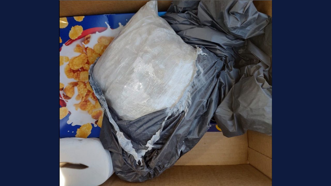 Hallan “cristal” al interior de una caja de Zucaritas en Culiacán