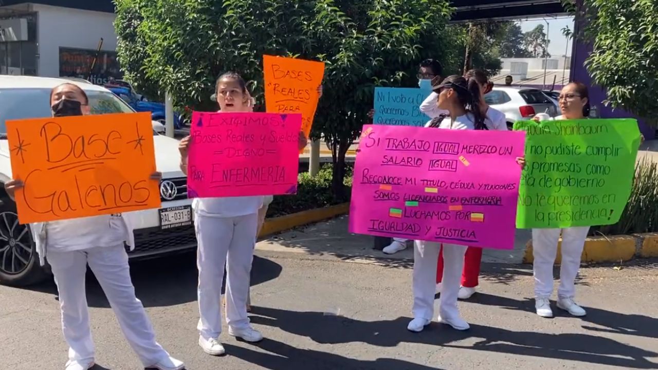 Personal de salud se manifiesta en frente del hospital de Xoco