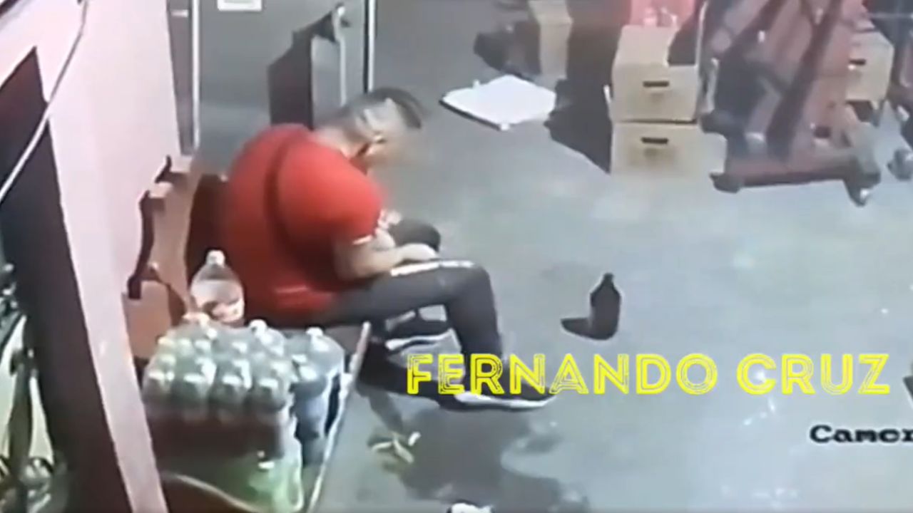 Sujeto estrangula a gatito hasta quitarle la vida en Tlalnepantla, Edomex