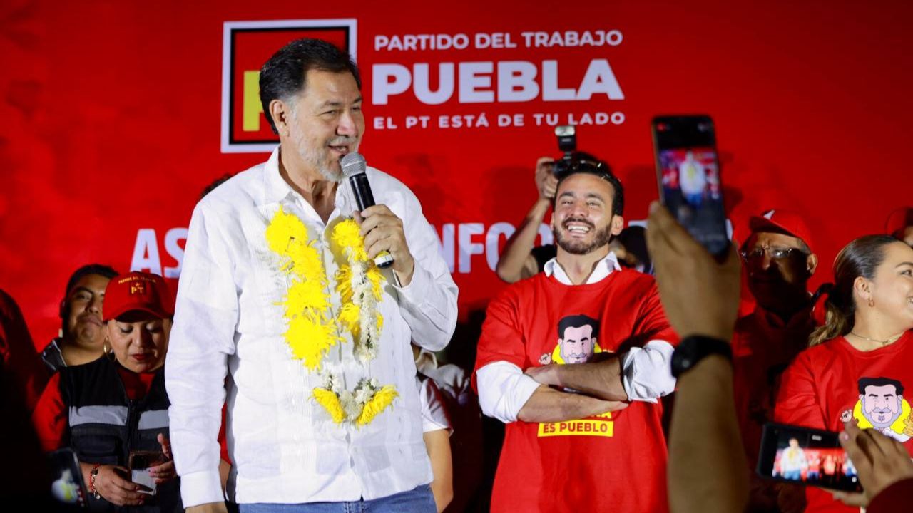 Noroña destaca a Toño López para contender por la capital poblana