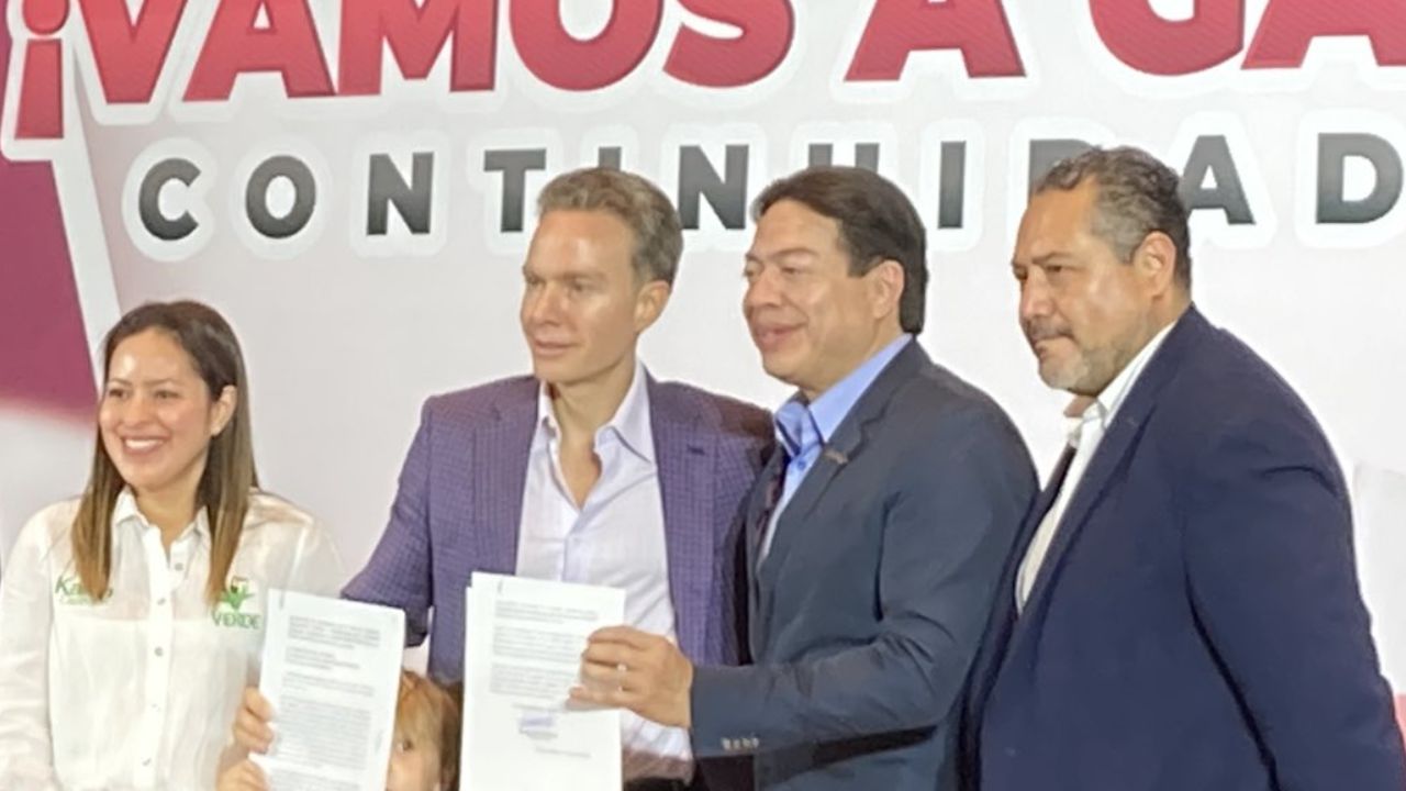 Manuel Velasco formaliza su registro para candidatura de Morena