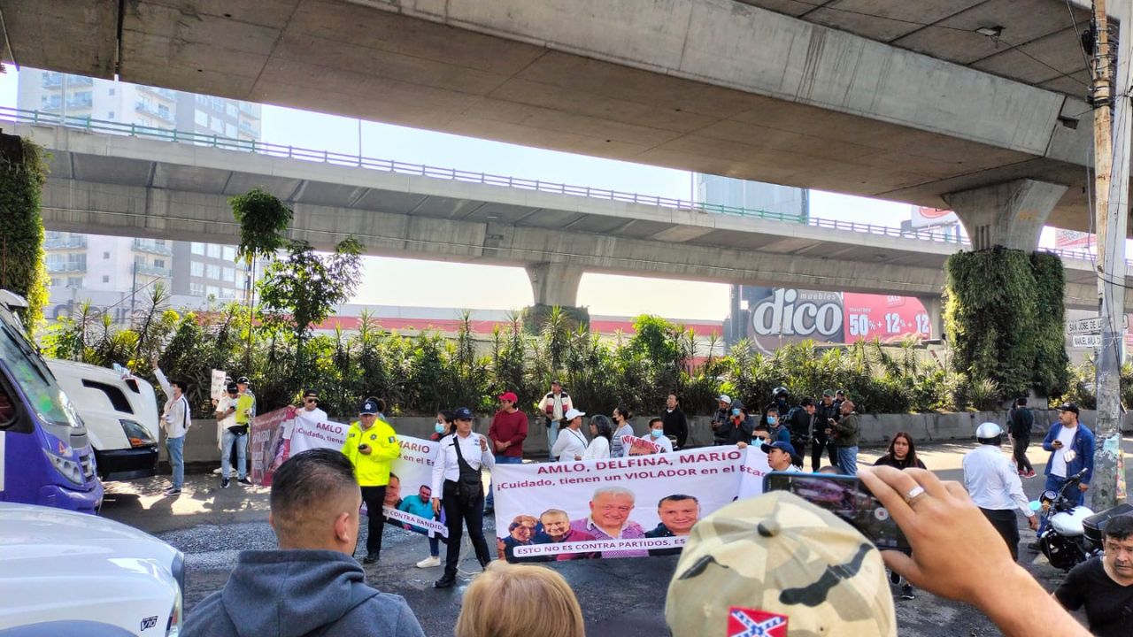 Bloqueo provoca caos en Periférico Norte