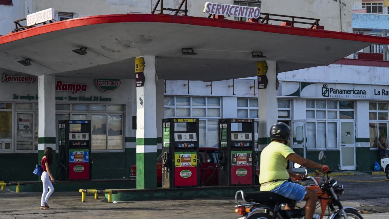 Envíos de Rusia y México llegan alivianar déficit de combustible en Cuba