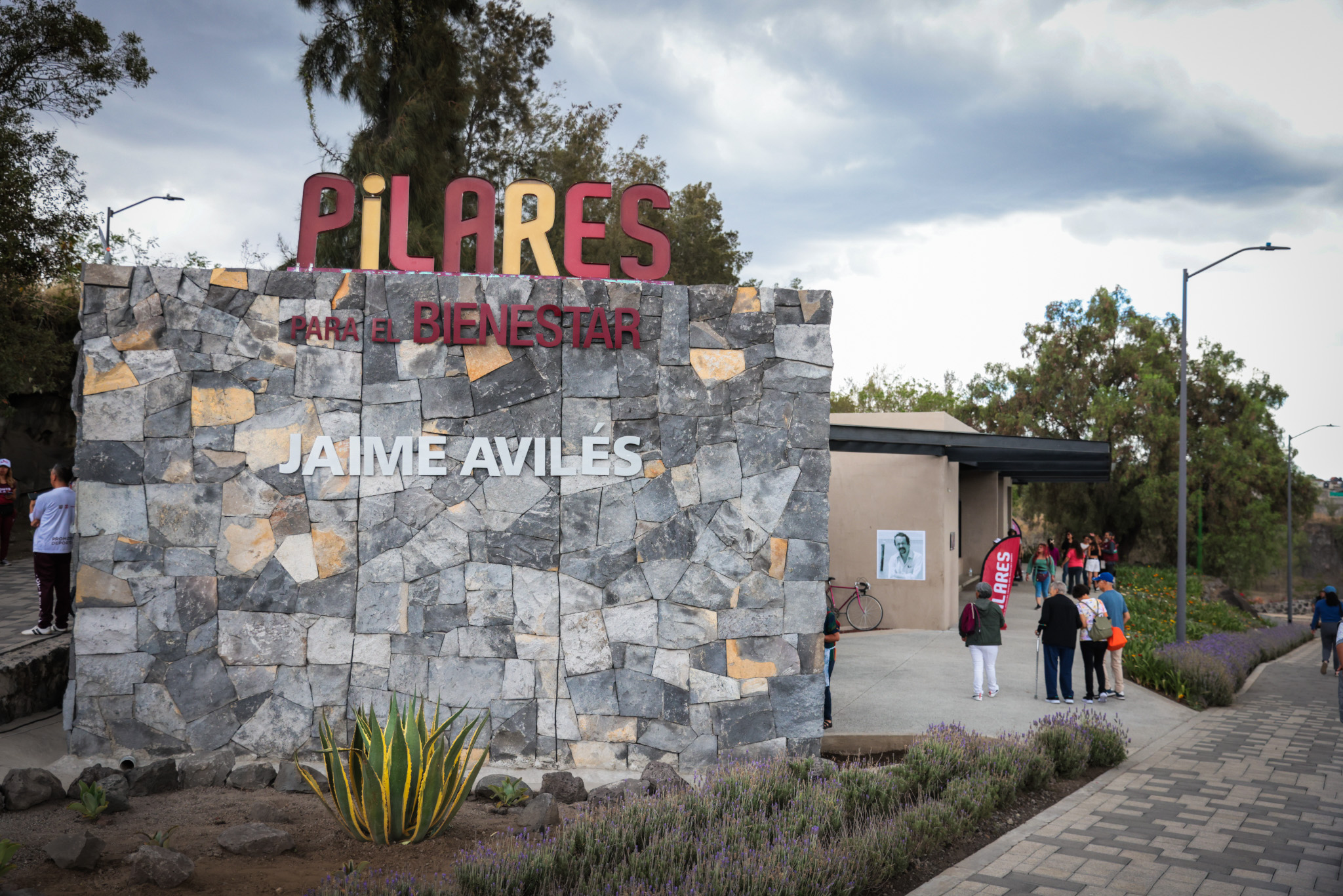 Inaugura Martí BAtres Pilares ‘ Jaime Avilés’ en homenaje a la trayectoria y lucha del periodista mexicano