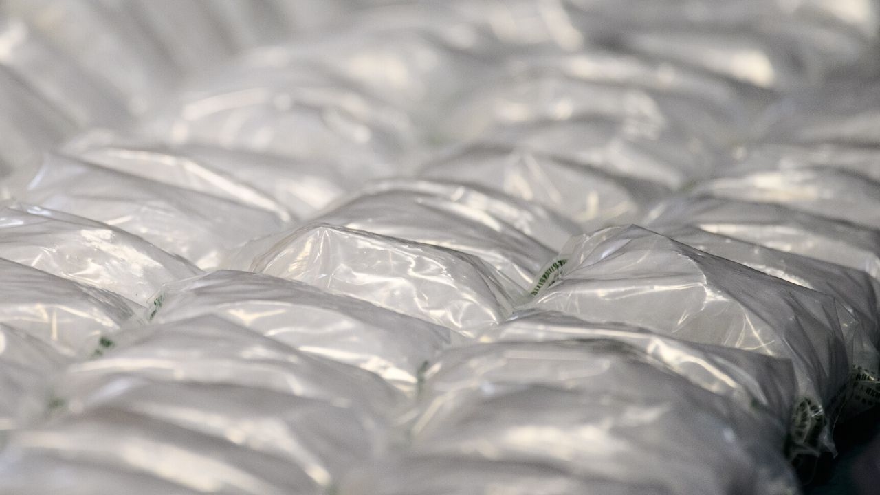 Agentes Fronterizos confiscan 170 kg de metanfetamina en carga de tortillas
