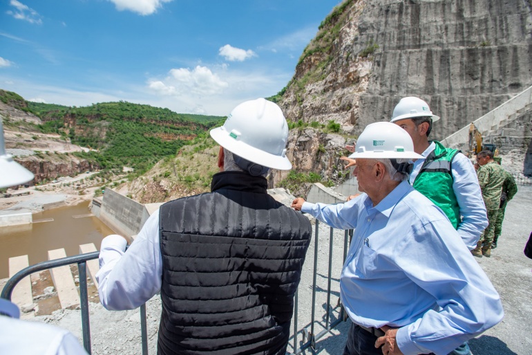 Supervisa AMLO obras de presa El Zapotillo