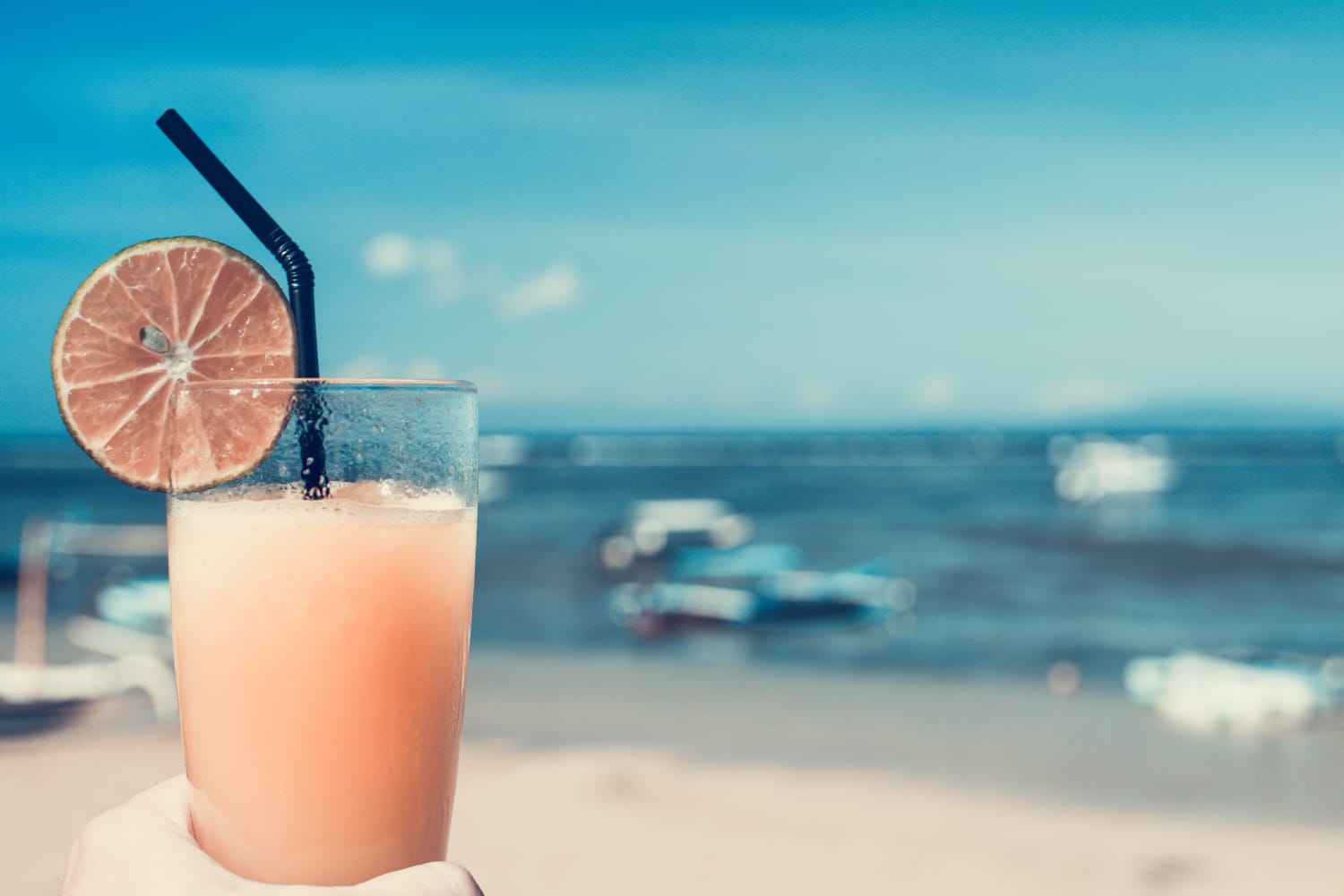 ¿Calor? Vacaciones de verano sin salir de casa; prepara y ten listo así lo más refrescante