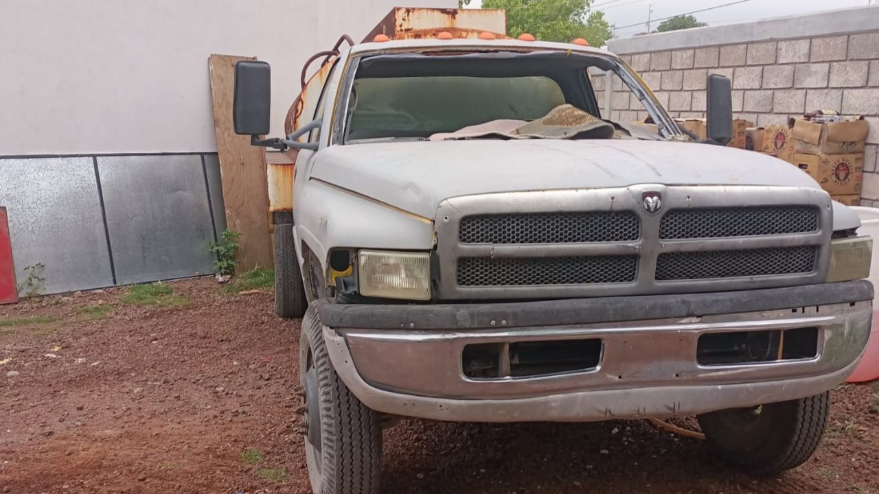 Aseguran camioneta con huachicol en Tula