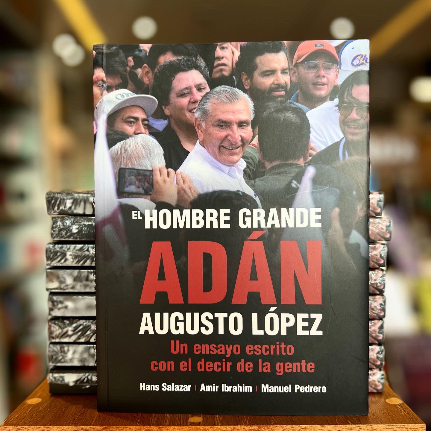 Lanzan periodistas el libro “El Hombre Grande Adán Augusto López”