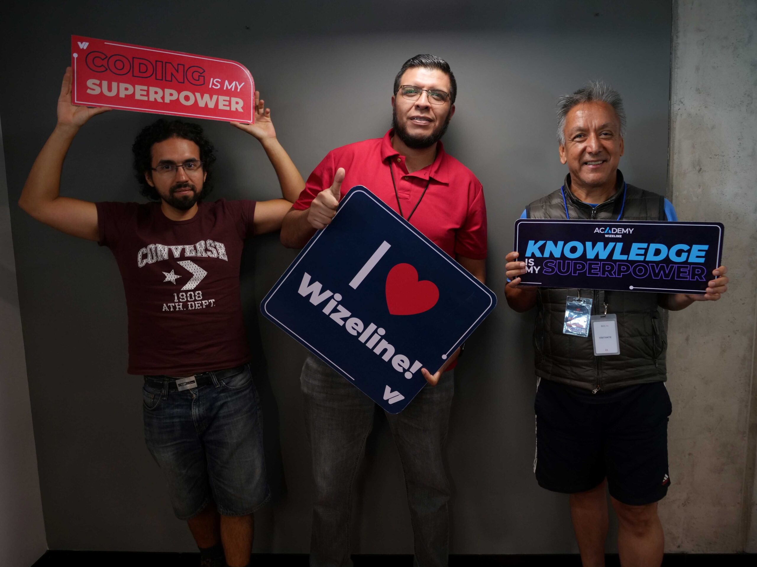 Desarrollan 79 participantes proyectos de Inteligencia Artificial Generativa en el hackathon de Wizeline