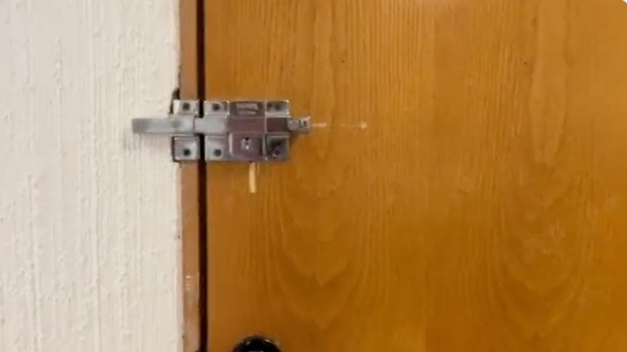 Encierran a reporteros en la sala de prensa durante reunión del INE con la Conago