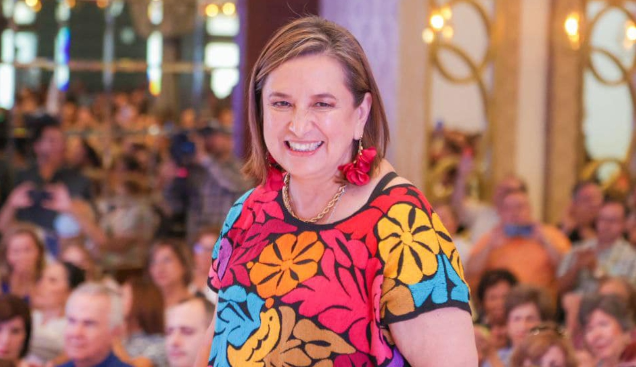 Pese a prohibición, AMLO habla de Xóchitl Gálvez y pide investigarla