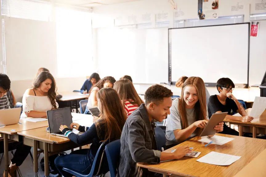 Rosy Ceceña lleva a los estudiantes latinoamericanos a Ontario, la mejor provincia de Canadá