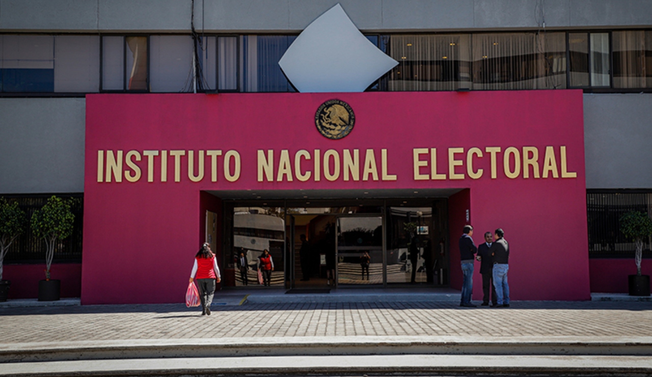 AMLO ve excesivo presupuesto de INE y “podrían ahorrarse como 10 mil mdp”