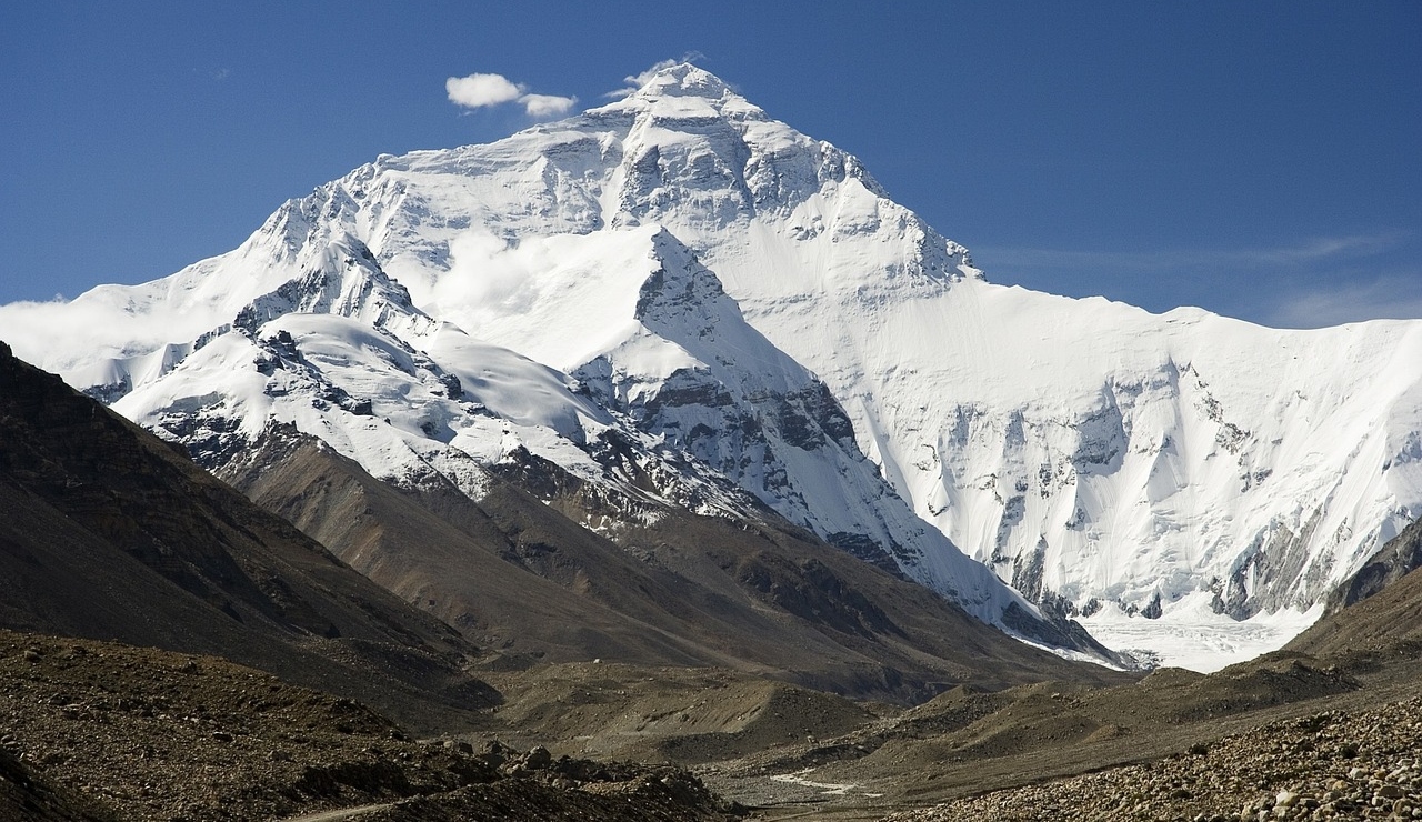 Se estrella helicóptero con 5 mexicanos y un nepalí cerca del Everest