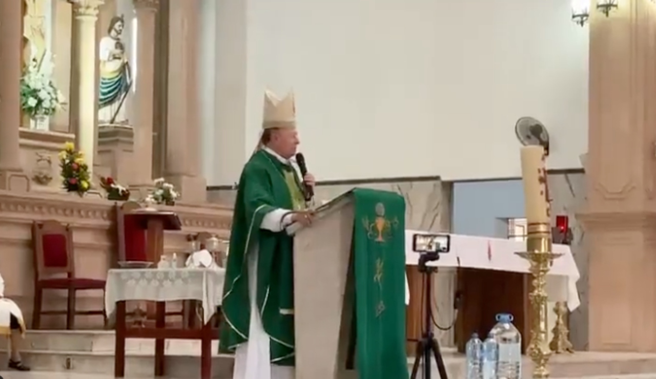 Obispo de Apatzingán critica festejo de AMLO en el Zócalo ante violencia en el país