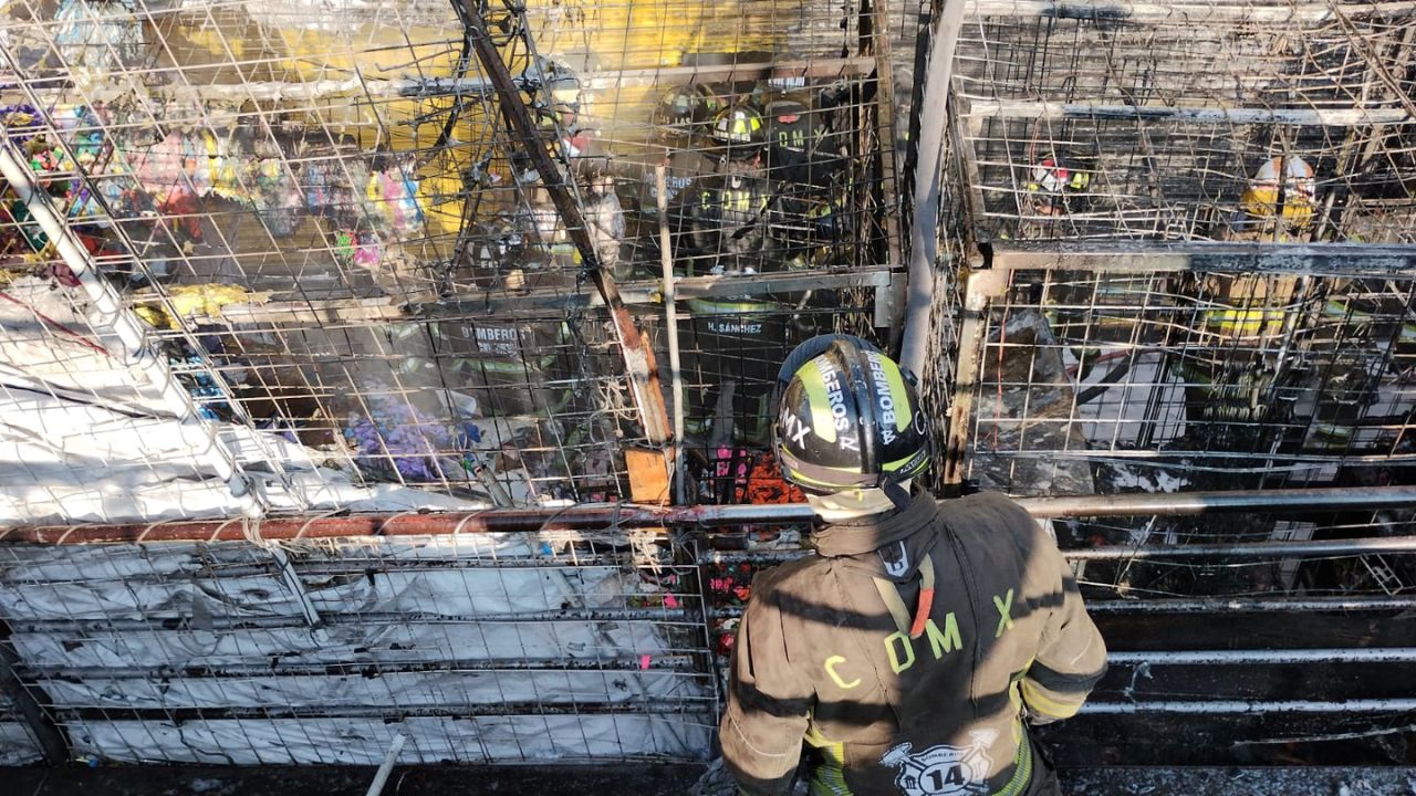 Incendio en La Merced arrasa con puestos semifijos