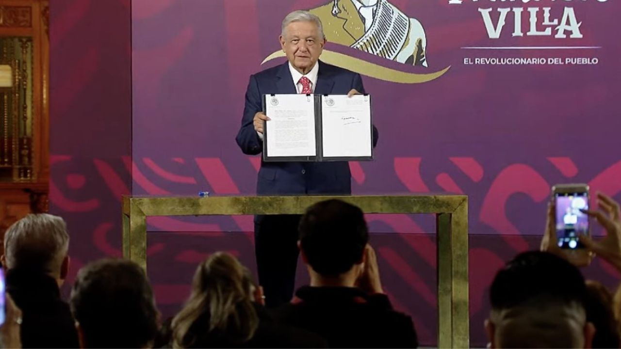 AMLO firma decreto para salvaguardar lugares sagrados indígenas en México