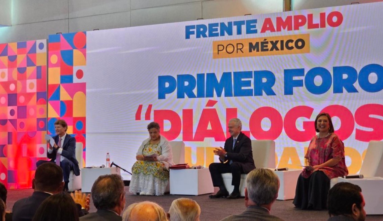 “Están en campaña”, dice AMLO tras criticas en foro del Frente Amplio