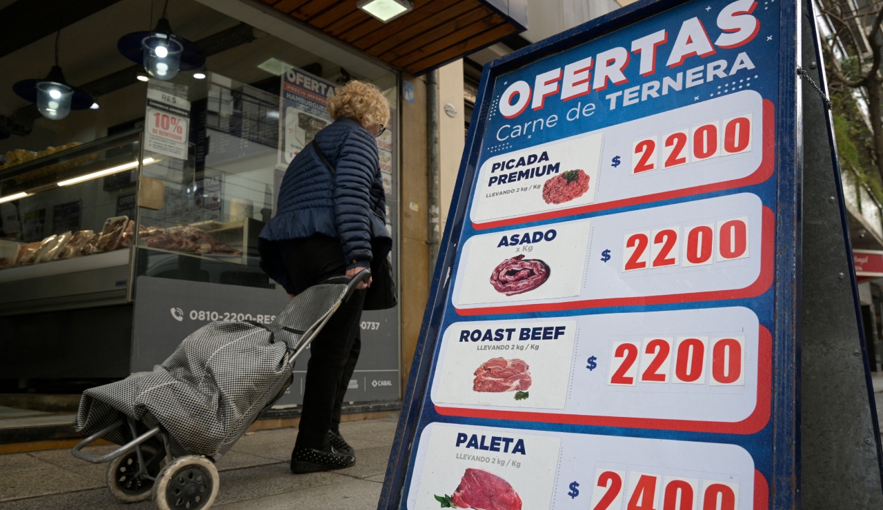 Inflación acumulada en Argentina llega a 60.2 % en lo que va del año