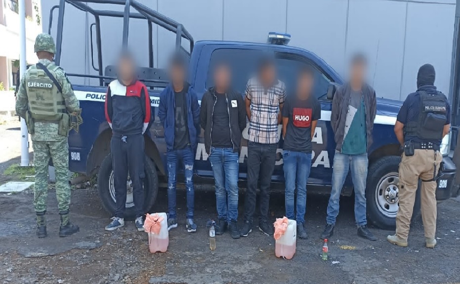 Detienen a seis tras quema de autos y comercios en Apatzingán y Uruapan