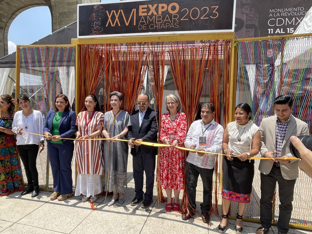 La magia ancestral del ámbar ya se encuentra en el Monumento a la Revolución con la Expo Ámbar Chiapas 2023