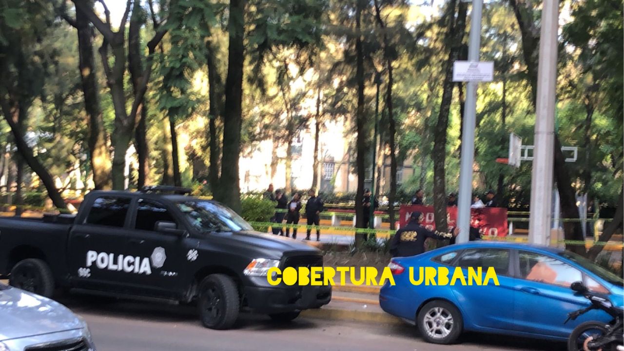 Encuentran cadáver en un parque de la alcaldía Miguel Hidalgo