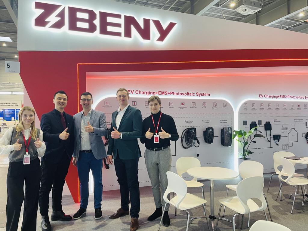 Intersolar presenta microinversores de BENY