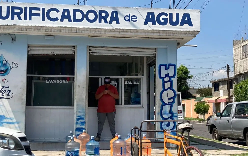 Ventas de agua contaminada en Querétaro sumarían más de 1 millón de pesos diarios