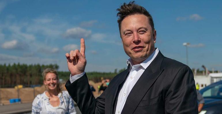 Ucrania critica a Elon Musk por limitar el uso de Starlink: ‘hay civiles muriendo por eso’