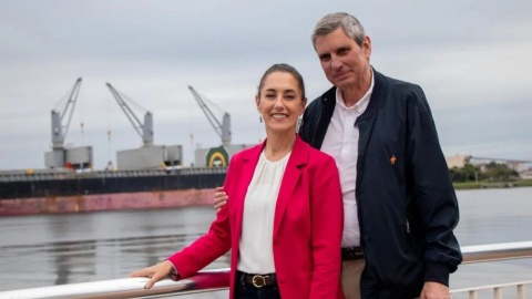 Sheinbaum presume los anillos de su boda
