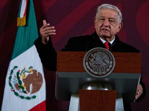 Anuncia López Obrador pagos adelantados de pensión a adultos mayores por veda electoral