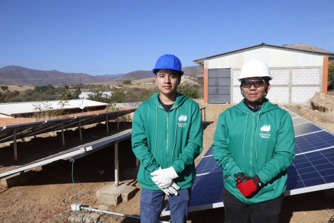 Iberdrola México entrega 17 becas a estudiantes de Oaxaca