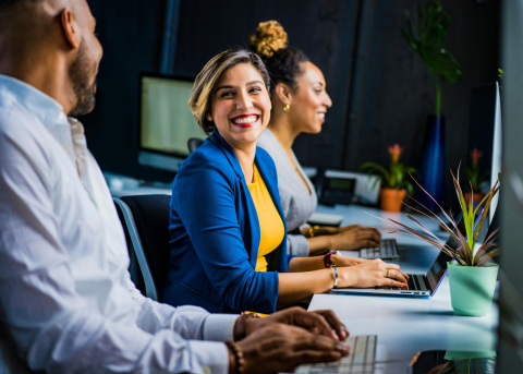 Importancia de impulsar a mujeres a la reinserción laboral en puestos con habilidades digitales: Tecmilenio