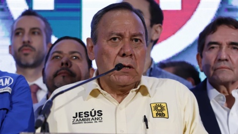 Jesús Zambrano encabeza lista de plurinominales del PRD a la Cámara Alta