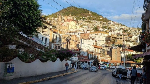 Taxco se queda sin transporte público por violencia