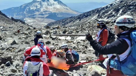 Encuentran sin vida al guía de alpinistas perdidos en el Pico de Orizaba