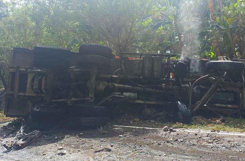 Suman 17 muertos tras choque de camioneta con camión en Filipinas