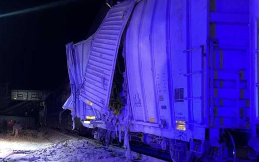 Dos locomotoras chocan de frente en Jalisco; deja varios lesionados