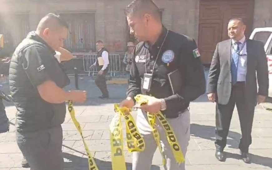FGR acude a Palacio Nacional para indagar derribo de puerta