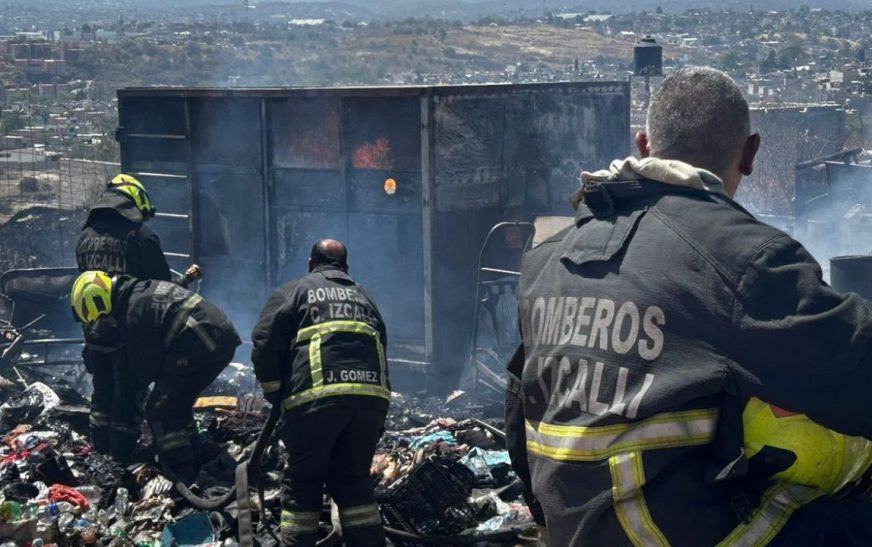 Se incendia recicladora en Cuautitlán Izcalli